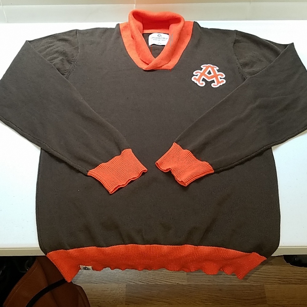 Sweater - Picture 5 of 5